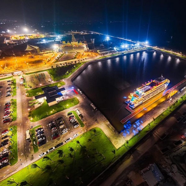 Khai trương kỹ thuật bến du thuyền Vinhomes Royal Island
