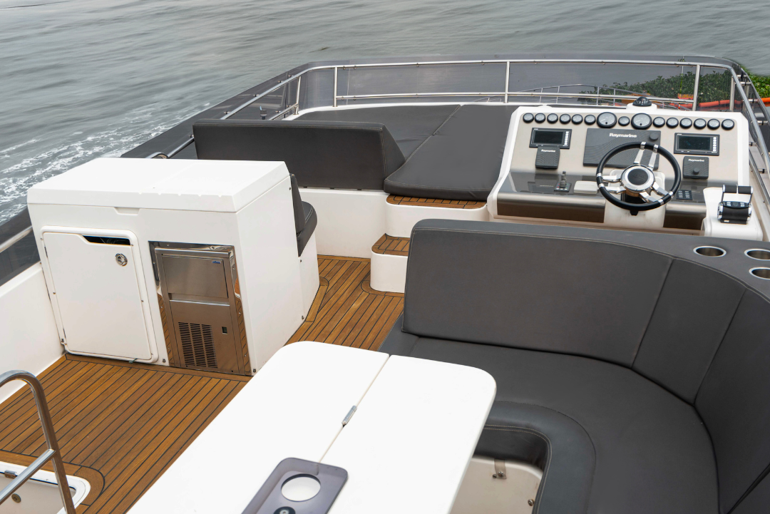 Galeon 660